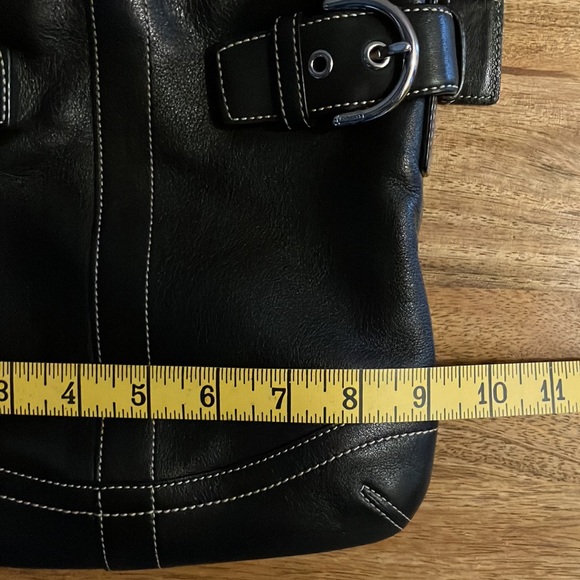 Coach black leather sm/med shoulder bag Serial no G05D-1453 - Picture 15 of 17